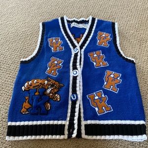 Awesome vintage UK Kentucky Wildcats sweater vest. Large. Blue. Two side cat